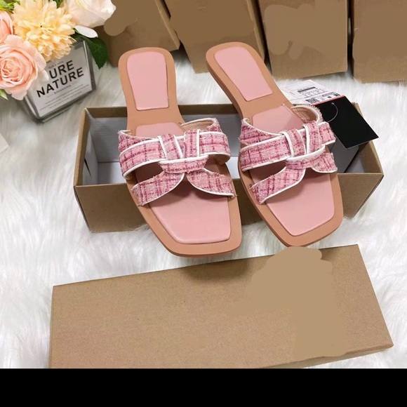 Zara Tan Flat Sandals with Gold Buckle - Picture 10 of 11